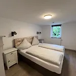 Am Schlosspark 4 * Brakel