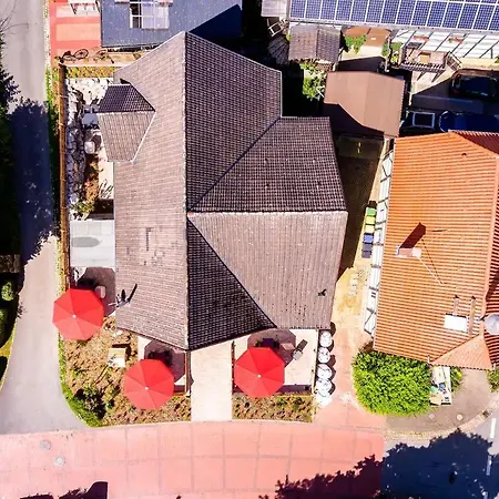 Am Schlosspark 4 아파트