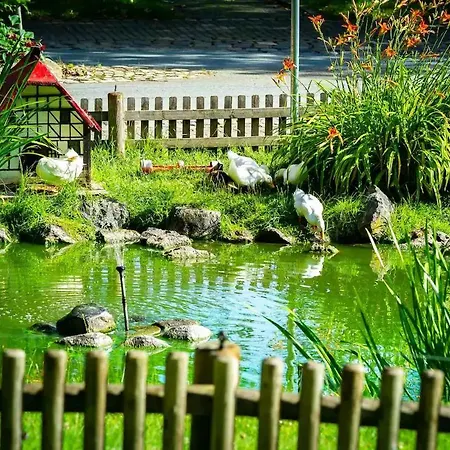 Am Schlosspark 4 아파트