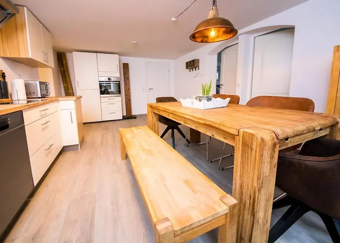 Am Schlosspark 4 * Brakel