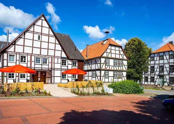 Am Schlosspark 4 * Brakel