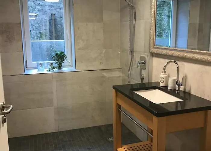 Am Schlosspark 4 * Brakel